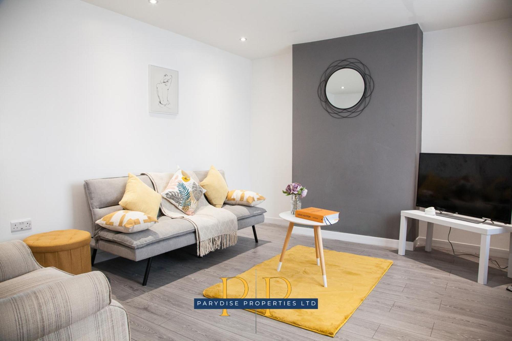 The Knutton House - Spacious Comfort By Parydise Properties - Leisure & Business Stays - Sleeps 7 Newcastle-under-Lyme Esterno foto